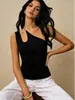 Nova camisola sexy preta estilo americano ombro a ombro para mulheres com decoração de corrente, top justo e que valoriza a silhueta para comércio transfronteiriço