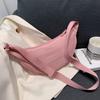 Venta al por mayor UJIA probador mismo estilo bolsa dumpling bolso bandolera para mujer bolsa de nailon bolso de hombro que combina con todo Youjia bolsa de tela pequeña