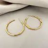 Pendientes de Bambú Nudo en Forma de C Electrochapados en Oro Real, Pendientes Geométricos, Accesorios de Oreja Únicos y Minimalistas para Mujeres con un Diseño de Nicho