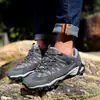Sapatos de exterior para todas as estações, tecido de malha, respirável, antiderrapante, sapatos casuais para caminhada para casais, sapatos de montanhismo de cano baixo, resistentes ao desgaste, off-road, lua cinzenta