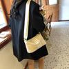Bolsa de Tecido de Nylon Bolsa Feminina de Grande Capacidade 2025 Temporada Novo Estilo Simples Casual Listrada Bolsa de Ombro Larga Moda Bolsa Transversal