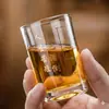 Conjunto de Duas Taças de Vinho Branco com Escala Caractere Dourado para Uso Doméstico e Hotel Corpo Reto Taça Pequena de Dois e Meio Luxo Leve