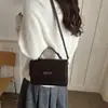 Bolso de mano pequeño retro, bolso de mujer, nuevo bolso de hombro de moda otoño/invierno 2026, bolso cruzado, bolso de mano cuadrado pequeño para mujer, venta al por mayor