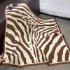 Bufanda de Seda con Estampado de Leche de Moda Clásica para Mujer, Estilo Nuevo de Primavera y Verano, Chal Cortavientos, Bufanda Cuadrada Grande de Sarga, Bufanda Elegante