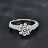 Anillo de Ramo de Corazones de Plata de Ley S925 Estilo Ins Anillo Personalizado de Moissanita Joyería de Plata Cerrada Anillo de Boda