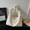 Nova Bolsa Plissada Doce e Estilosa com Grande Capacidade, Bolsa de Dumpling Única e Moderna para o Dia a Dia, Bolsa de Ombro e Transversal com Tecido Estampado de Estrelas