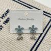 Pendientes de flores de cinco pétalos para mujer, diseño elegante de nicho, pendientes de alta gama, pendientes exquisitos que combinan con todo.