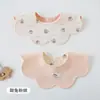 Babero para Bebé Versión Coreana Beiyi del Mismo Estilo, Doble Cara, Babero de Pétalo Giratorio, Toalla para Saliva de Recién Nacido