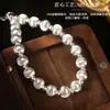 Pulseira de Corda Elástica Popular Estilo Coreano com Flor e Contas Olho de Gato para Mulheres, Pulseira Fashion, Sofisticada e Versátil como Presente para Sua Namorada