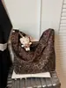 Bolso de Hombro de Terciopelo de Ciervo Otoño/Invierno para Mujer 2026 Nuevo Gran Capacidad Bolso de Axila de Gama Alta Versátil de un Solo Hombro para Viajes