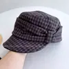 Gorra de lana plisada estilo boina vintage para mujer, engrosada y cálida para otoño e invierno, gorra a cuadros que hace que la cara se vea más pequeña, adecuada para ir al trabajo y actividades ecuestres