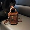 Bolso de alta calidad para mujer, otoño e invierno 2023, nuevo diseño de nicho retro de moda, bolso bandolera portátil tipo cubo