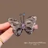 2026 Novo Estilo Coreano Dongdaemun Grampo de Cabelo Bordado Borboleta Cristal Contas Três Cores Acessório de Cabelo de Alta Qualidade Grampo Ornamento de Cabelo
