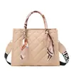 Bolsa de Mão Bordada com Pedras 2024 Nova Moda Versátil Bolsa de Ombro Transversal Bolsa Mulheres Transfronteiriça Sudeste Asiático