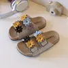 Sandálias Birkenstock-Style com Solado Grosso, Florais de Nicho Inspiradas em Design para Mulheres, Uso Externo de Verão, Novo Modelo 2026, Chinelos Abertos para Praia
