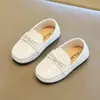Zapatos de piel para niños 2026 suela blanda sin cordones mocasines para niños estilo coreano casual zapatos transpirables para niños mayores zapatos de moda