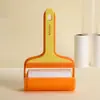 Quitapelusas 2 en 1 con rollo de papel desprendible, removedor electrostático de pelo de mascota, limpiador de polvo para pisos, cepillo para limpieza de sábanas y eliminación de pelusas