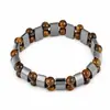 Pulsera de cuentas de doble fila ojo de tigre y piedra de ágata negra media luna, de moda y versátil, sensación de alta gama, accesorio simple para hombres y mujeres