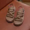 Sandalias Romanas Cruzadas para Mujer Estilo Hada de Verano Ropa de Exterior Nuevo Estilo 2024 Suela Gruesa Suela Suave Elegante Tenis de Playa