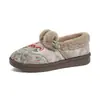 Outono Inverno Estilo Chinês Bordado Sapatos de Algodão Femininos Mais Veludo Quente Sapatos de Pano Velho de Pequim Botão de Sapo Retro Sapatos de Mãe Em Estoque Atacado