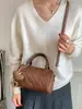 Almohada para bolso súper popular de nicho para mujer, nuevo modelo 2026 mini bolso Boston acolchado, bolso de hombro y bandolera de moda