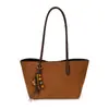 Bolso de ante retro para el otoño bajo el brazo para mujer, gran capacidad, estilo nuevo 2026, bolso de mano de moda de alta gama para el trabajo