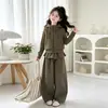 Roupa infantil, conjunto de outono para meninas, conjunto de duas peças, nova coleção outono/inverno 2026, estiloso e moderno para meninas mais velhas