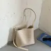 Bolso de Axila para Mujer 2026 Nuevo Modelo de Verano, Bolso de Hombro de Patrón Tejido de Nicho de Gama Alta, Bolso Cruzado Tipo Cubo para Viajes Diarios