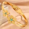 Pulsera de acero de titanio para mujer de alta gama con flor de cinco pétalos incrustada con turquesa, pulsera elástica abierta estilo europeo y americano que no se desvanece
