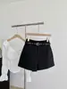 Pantalones Cortos Blancos de Traje de Cintura Alta de Fábrica para Mujer 2026 Nuevo Otoño Ropa Exterior Grises Pequeños Adelgazantes Pantalones Cortos Calientes