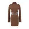 Vestido Nuevo de Manga Larga y Cuello Medio para Otoño e Invierno 2025 Estilo Europeo y Americano Cintura Alta con Tiras Falda de Cuero Sexy Ultra Corta para Cadera