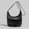 Nova Bolsa em Forma de Lua da Tr, Couro Completo por Dentro e por Fora, Bolsa Hobo de Alto Padrão, Grande Capacidade, Versátil, Bolsa de Ombro Transversal Minimalista para o Dia a Dia
