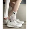 2026 Nueva Moda Primavera y Verano Versátil Malla Corte Bajo Deportivo Casual Suela Gruesa Aumentador de Altura Resistente al Desgaste Tenis con Cordones Frontales