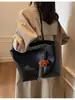 2025 Nuevo Bolso de Verano de Gran Capacidad para Mujer Viajera Bolso Tote Simple Elegante Bolso de Hombro Portátil de Moda