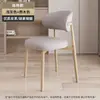 Silla de comedor de estilo nórdico de imitación de madera, moderna, sencilla, para el hogar, para internet, popular, para hoteles, restaurantes, ligera, de lujo, con respaldo suave y de hierro forjado.