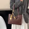 Bolso Tote Simple de Gran Capacidad con Textura, Elegante Modelo Nuevo 2026, Bolso de Nicho para Mujeres Viajeras, Bolso de Hombro a la Moda, Bolso de Mano Grande