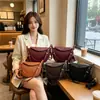 Bolso tipo Silla de Montar Vintage para Mujer 2026 Nuevo Diseño de Nicho Bolso Cruzado con un Toque de Alta Gama, Versátil y de Moda Bolso de Media Luna
