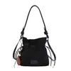 Bolso Grande de Felpa y Gamuza Retro Yuezi 2026 Nuevo Bolso de Moda para Mujer Bolso Cubo Coreano Bolso de Hombro Único de Alta Gama