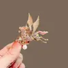 Imaginación DesenfrenadaBroche Metálico Brillante de Diamantes de Lujo Alto Gama, Pin Versátil Exquisito y Único para Abrigo