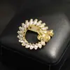 Anillo Broche de Mariposa de Oro Exquisito Microincrustado de Circonita de Alta Gama Europeo y Americano, Pin Clip Versátil y Elegante para Bufanda para Mujeres