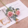 Flor Artificial Rosa Amante de Três Cabeças Floricultura Suave para Casa Comércio Exterior Flor de Seda Arranjo de Flores de Casamento Decoração de Mesa Conjunto de Flores