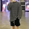 Camiseta de manga larga a rayas de peso pesado para hombre, nuevo top casual holgado de primavera, camisa básica versátil estilo coreano para estudiante, moderna