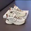 Zapatos Deportivos para Niños Verano Nuevo Estilo Malla Hueca Transpirable Zapatos Tipo Papá para Niños Estudiantes de Primaria Suela Suave Zapatos para Correr al Aire Libre