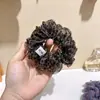 Goma para el pelo scrunchie vintage de malla semitransparente con estampado de leopardo para mujer, alta elasticidad, estilo maduro, adecuada para el uso diario, versátil para coleta baja.