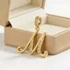 Fornecimento de Website Independente Colar com Pingente de 26 Letras, Banhado a Cobre com Ouro 18K e Cravejado com Diamantes, Estilo Europeu e Americano, Exclusivamente para Joias Transfronteiriças