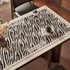 Mantel y Salvamanteles de Mesa de Comedor Estilo Vintage de Lujo Ligero y de Gama Alta, Impermeable, Resistente al Aceite, Resistente al Calor, Resistente a Altas Temperaturas, Protector Lavable para Mesa de Centro