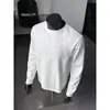Camiseta de manga larga de peso pesado estilo americano para hombre, adecuada para primavera y otoño, con un cuello pequeño, un diseño resistente y elegante, y se puede usar como camiseta interior.