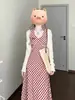 Vestido Vintage a Cuadros Ajustado con un Diseño Elegante para Figuras Pequeñas, Vestido de Alta Gama con Cuello Halter, Impresionante Atuendo para Vacaciones en la Costa para Mujeres