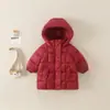 Abrigo de algodón de invierno grueso de longitud media, chaqueta de invierno para niños 2026, ropa cálida de color liso, con capucha, diseño simple para niños y niñas