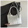2025 Nuevo Bolso de Mano de Moda Estilo Coreano para Viajes Diarios Bolso de Mujer Elegante Bolso Cubo Estilo Occidental Empalme Bolso Cruzado Casual